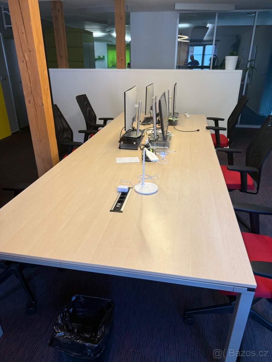 Velký kancelářský stůl 360×140cm značka Techo