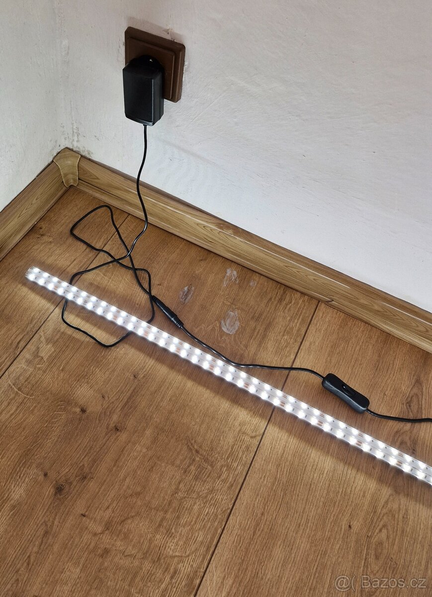 Led pásek 130 cm