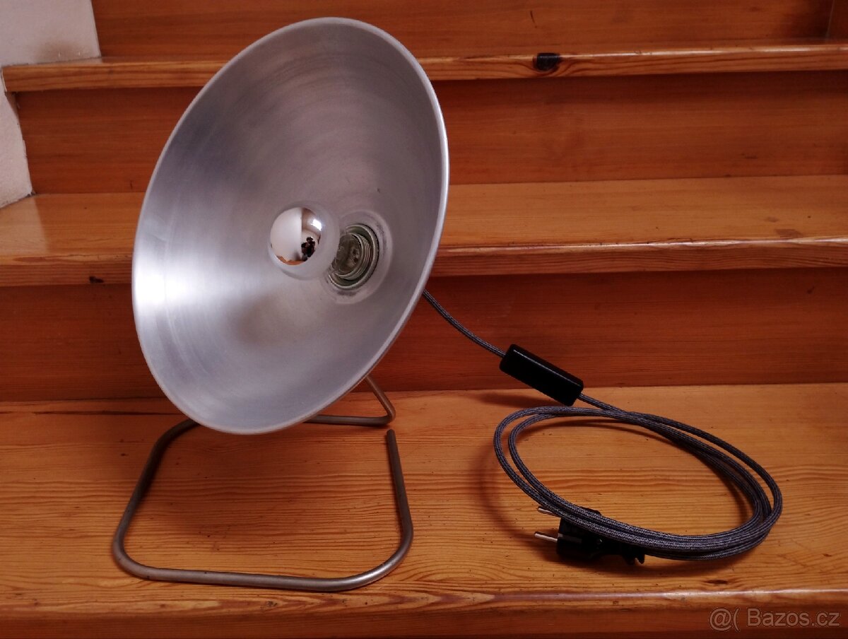 Retro kovová industriální lampa