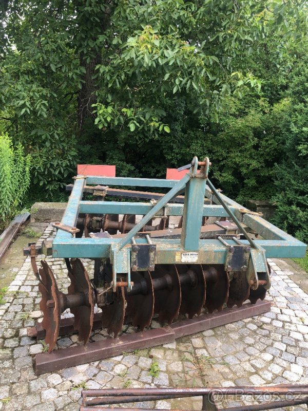 Diskový podmítač nesený