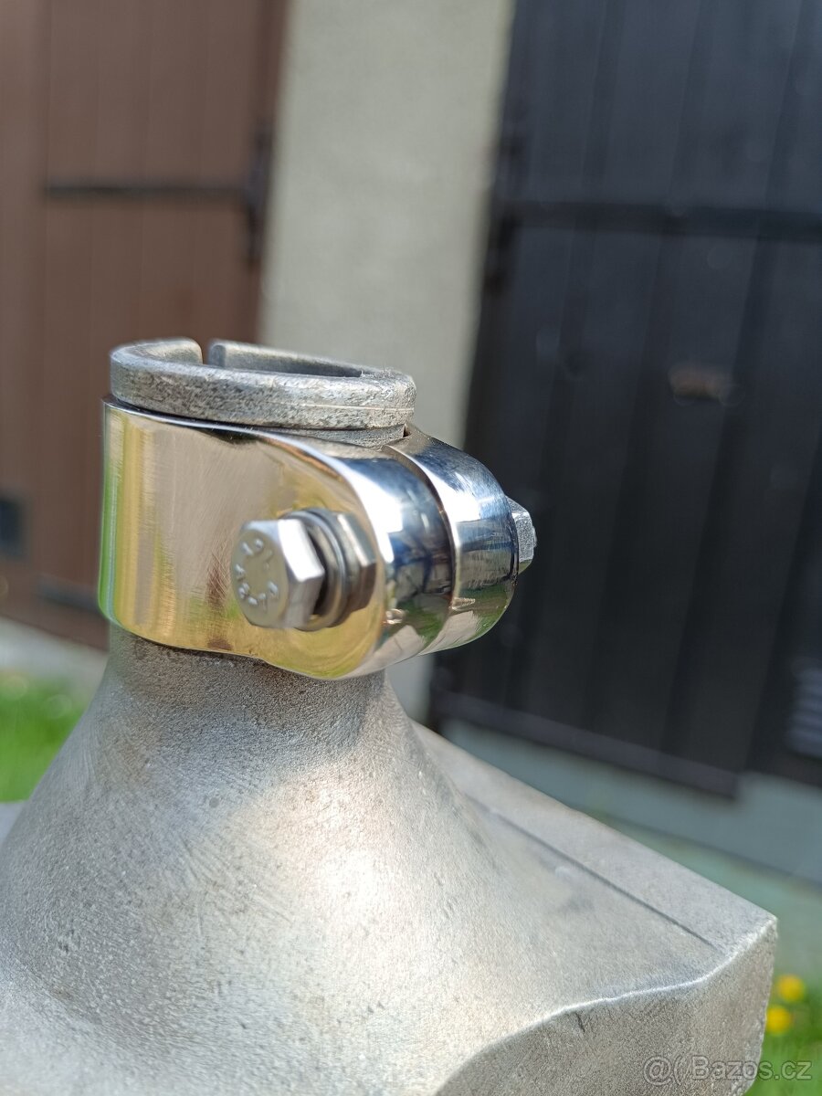 Objímka Jawa robot.