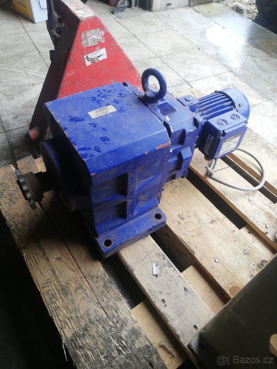 Převodovka s elektromotorem