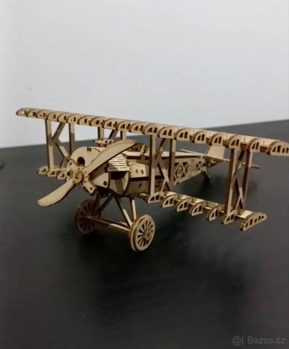 Letadlo dvouplošník 3D drevena stavebnice