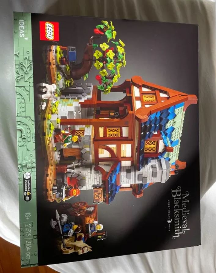 Lego 21325 Středověká kovárna - Ideas krabice10/10