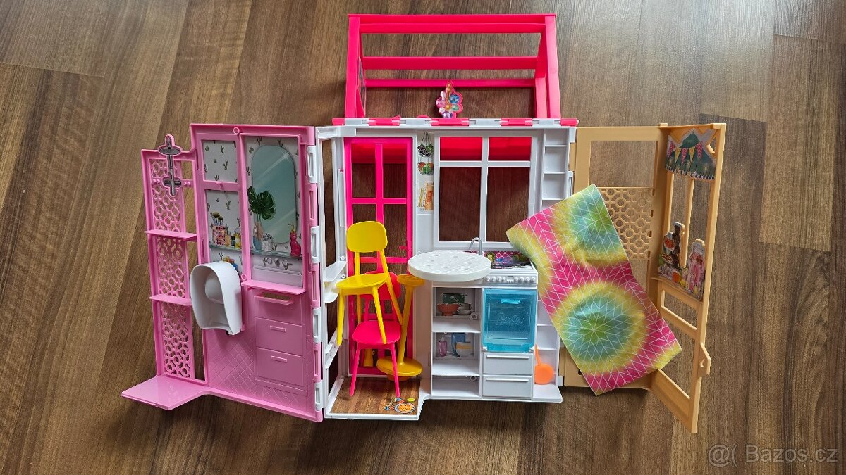 Domeček pro panenky