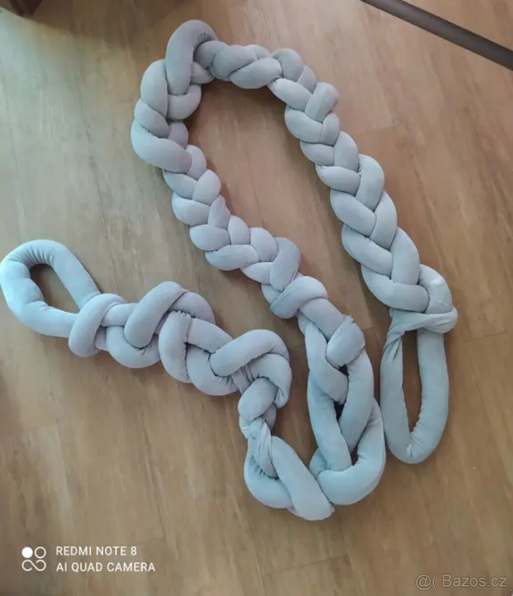 Mantinel do postýlky cop