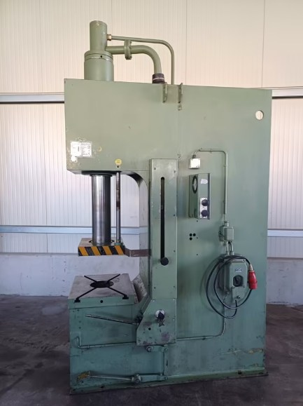 Lisy - hydraulické PYE 40