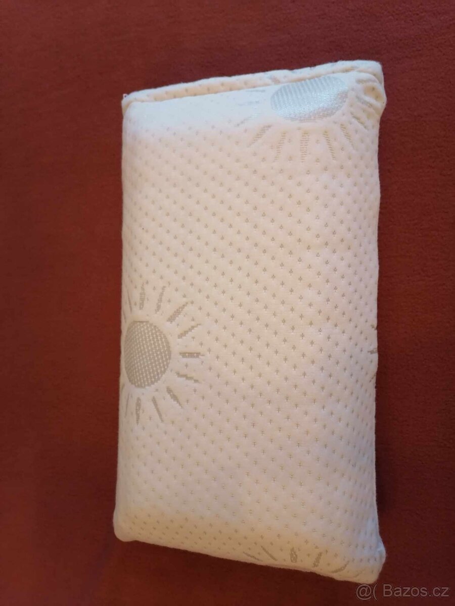 Malý polšťář z paměťové pěny z Jysku