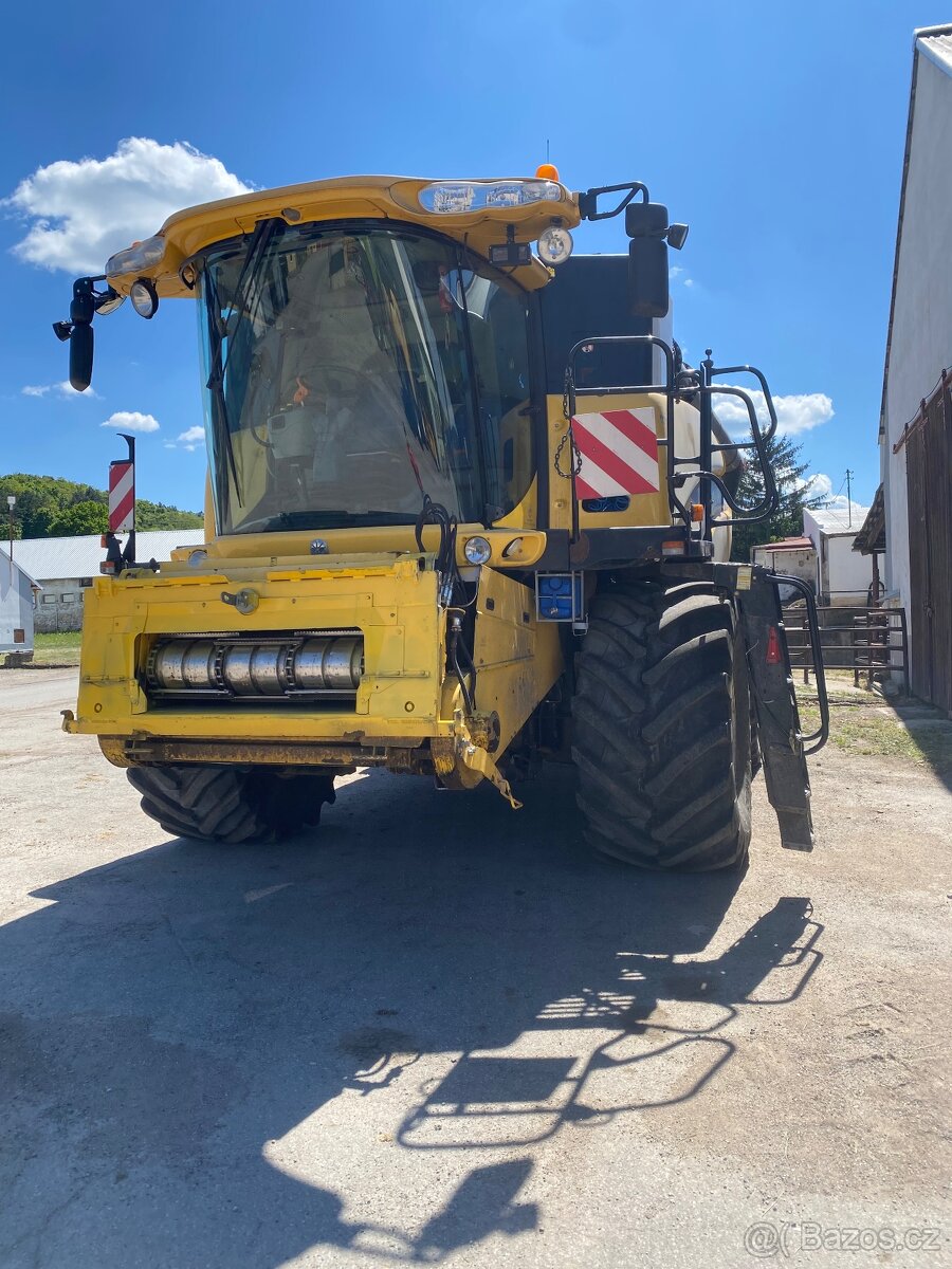 Kombajn New Holland CR 9080