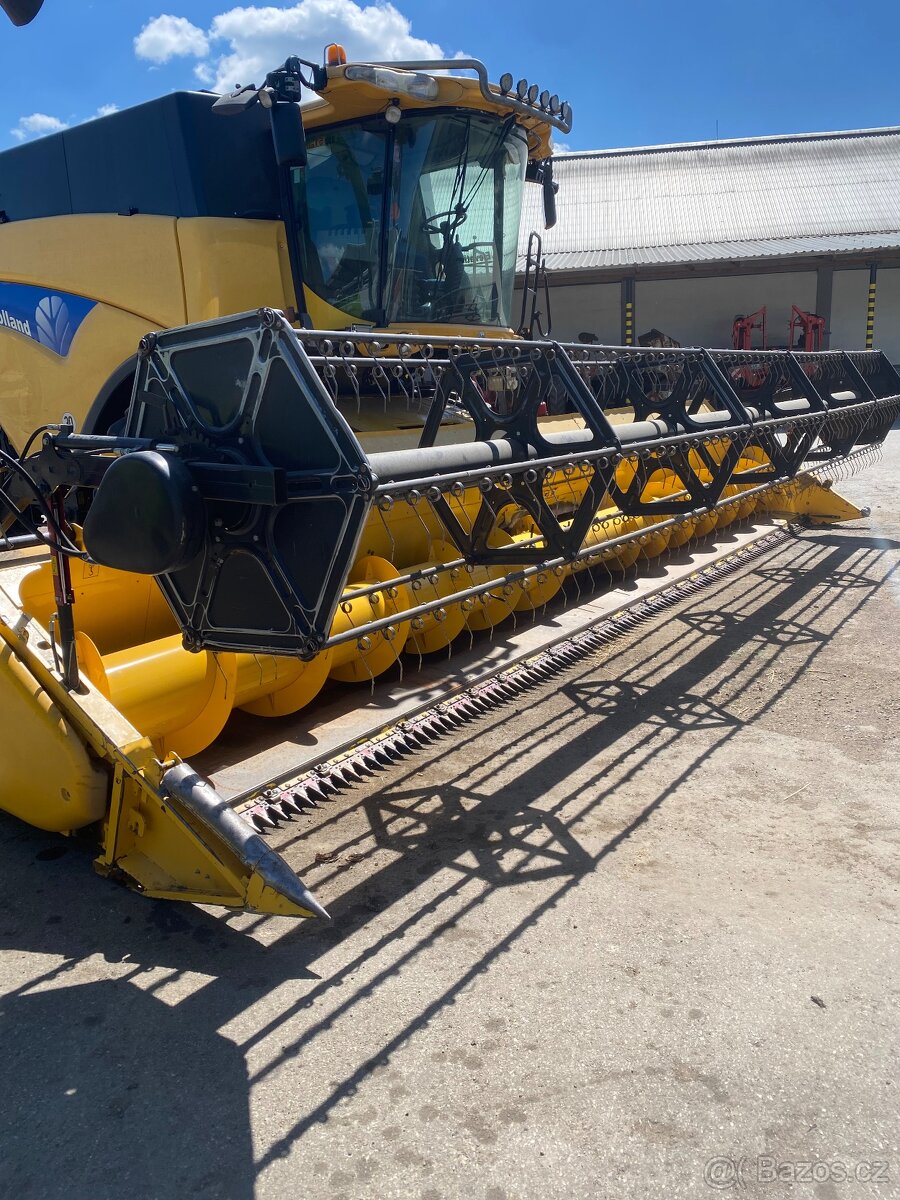Kombajn New Holland CR 9080