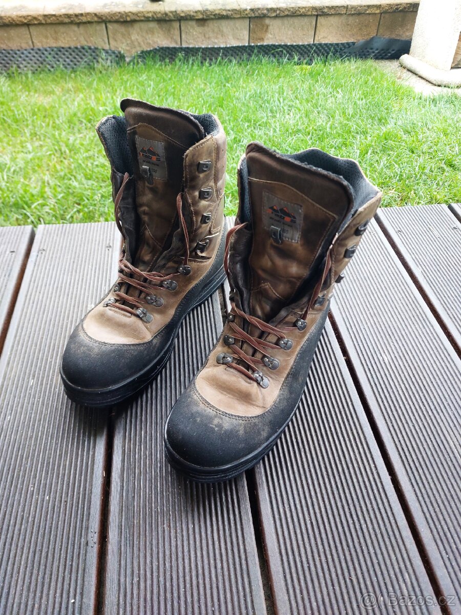 Pohorky Prabos Predátor vel 46