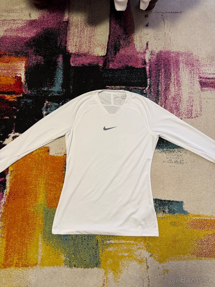 Prodám Nike Pro Dri-FIT Slim Fit velikost M.