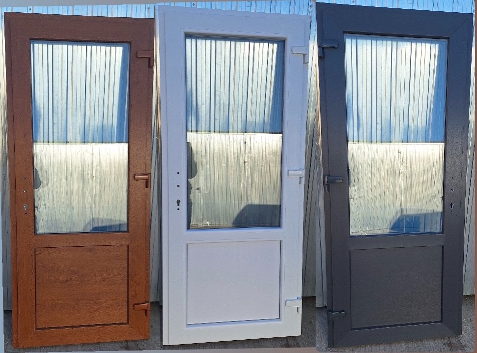 Vchodove dveře 2/3 sklo pruhledne