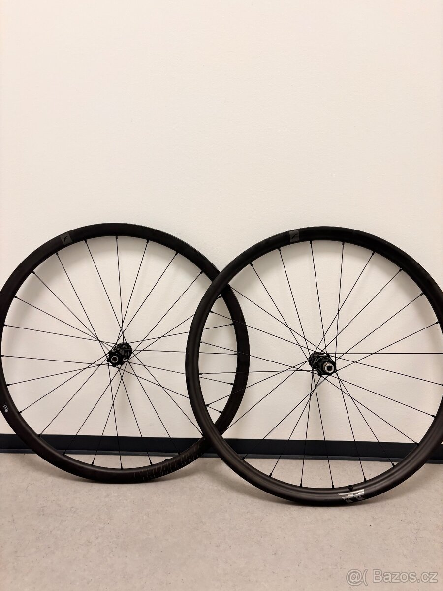 Fulcrum Rapid RED Carbon