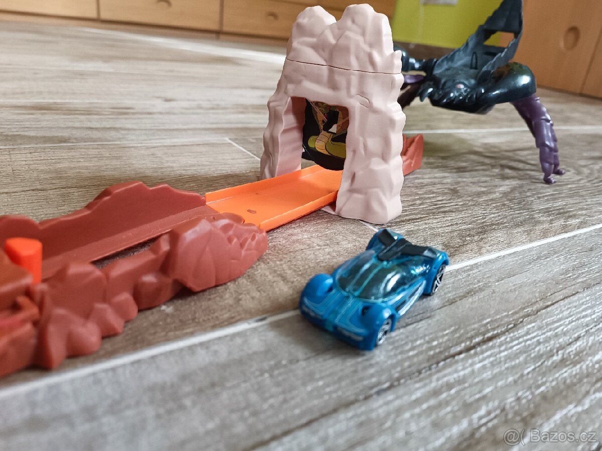 Hotwheels autodráha scorpion's sting