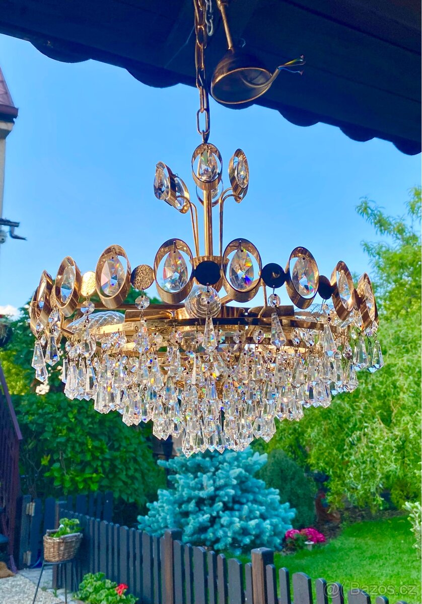 Starý krásný mosazný křišťálový lustr
