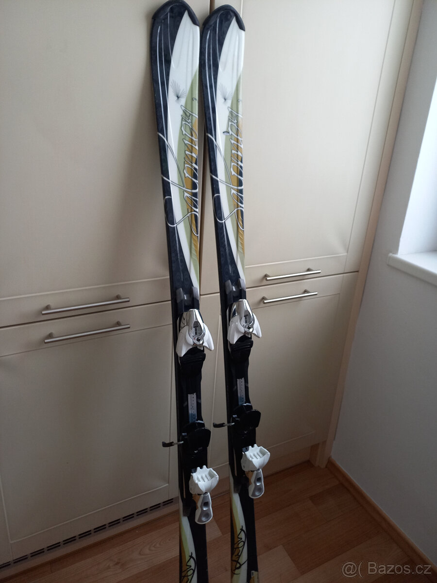 Prodám sjezdové lyže Salomon dámské sportovní