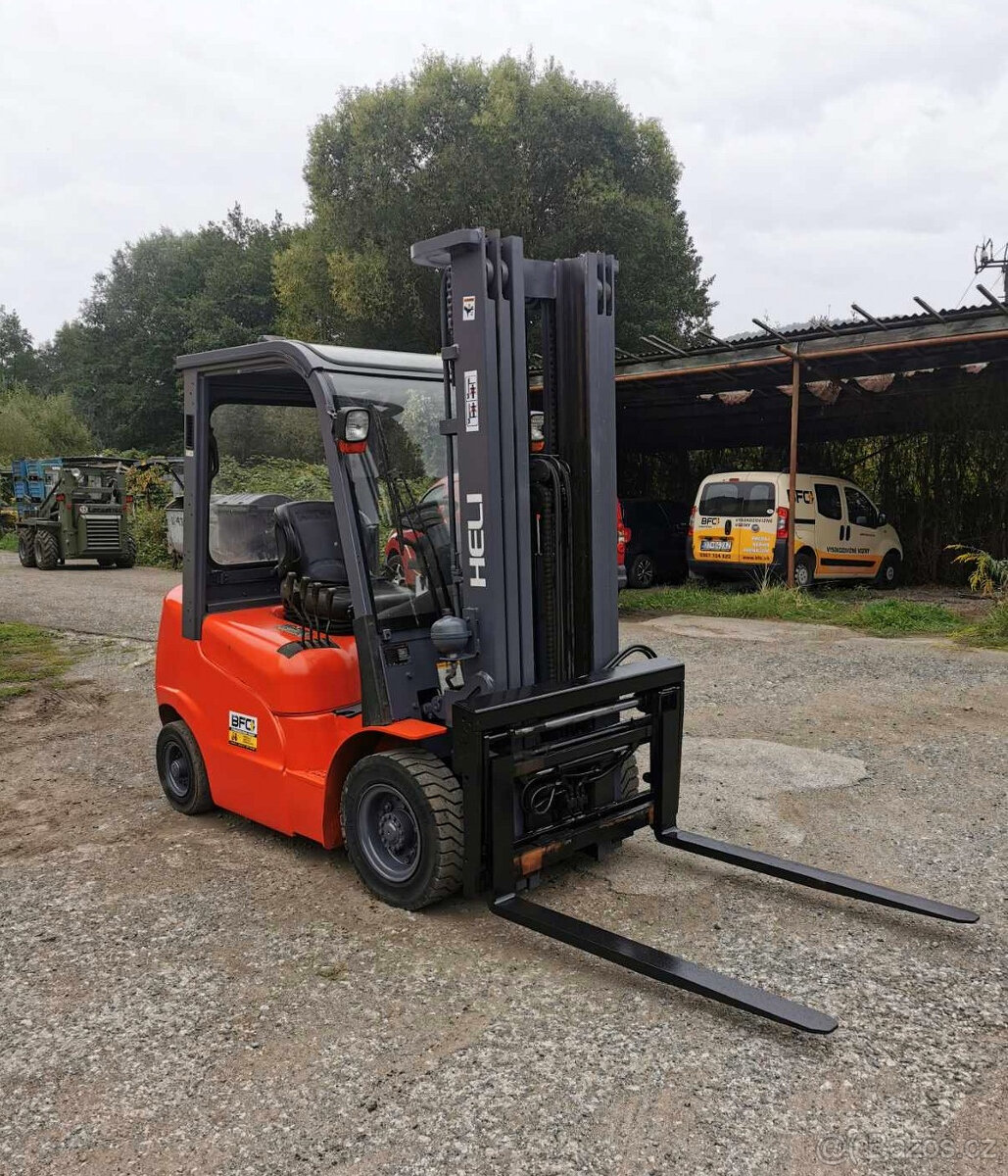 Heli CPCD 25 G, diesel, triplex, pozicionér vidlíc, r. 2014