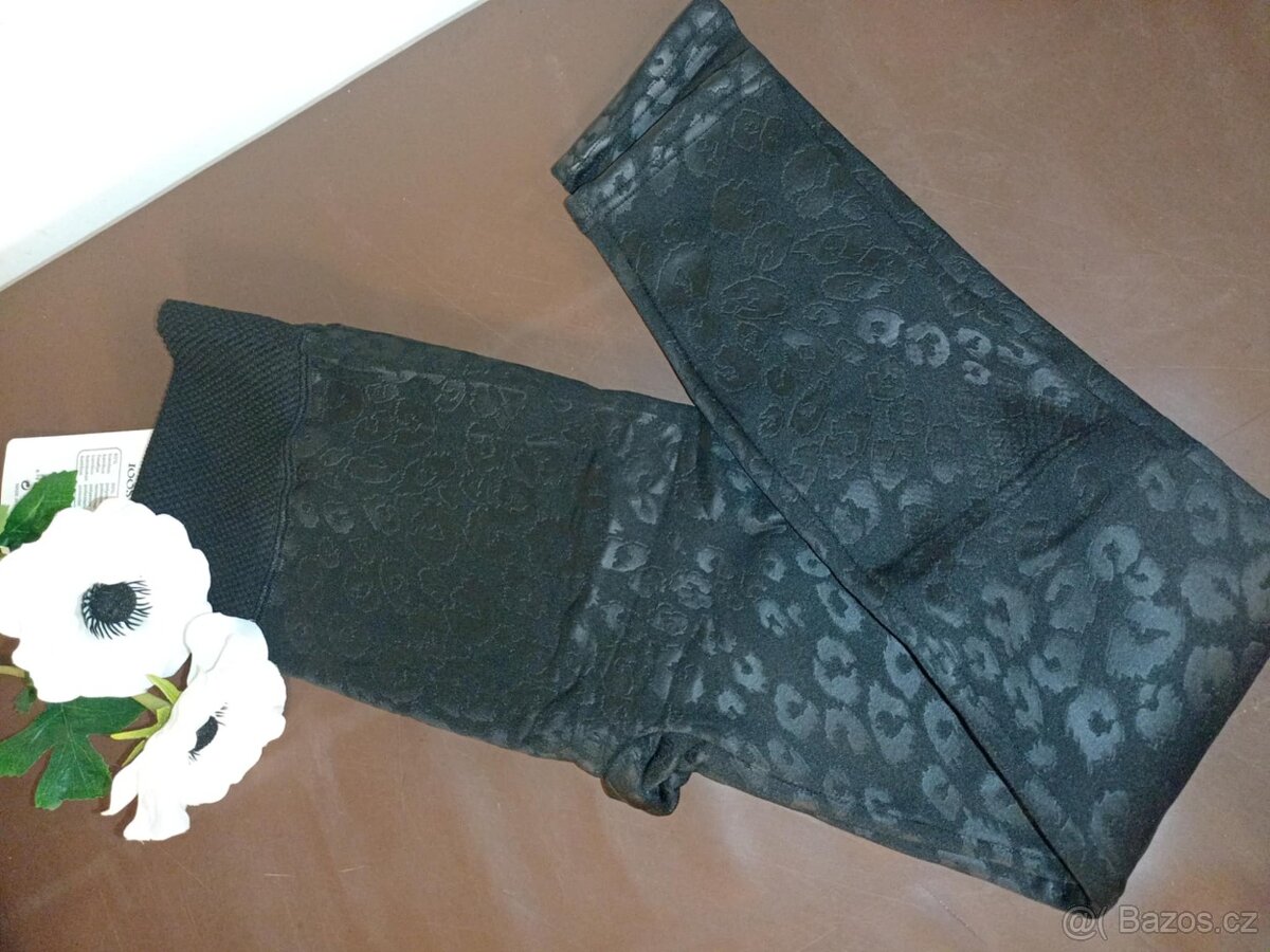 Vzorované legíny s kožíškem