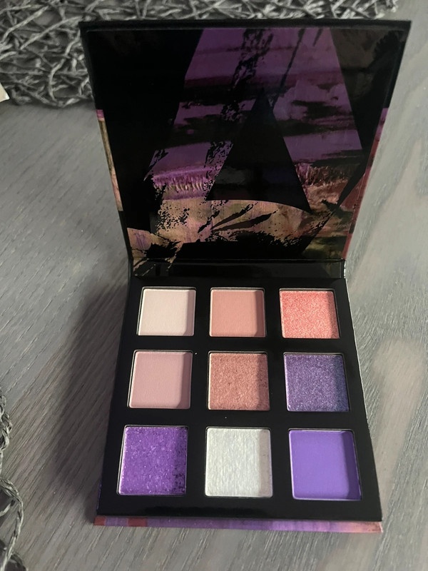 Oční stíny od Avonu