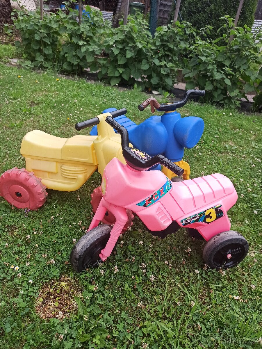 plastové motorky
