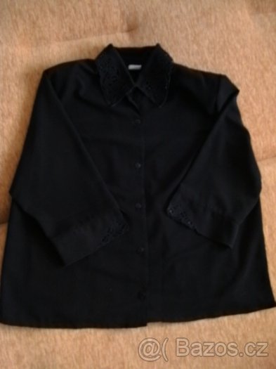 HALENKA černá, ozdobné vyšívání na límečku a na rukávech