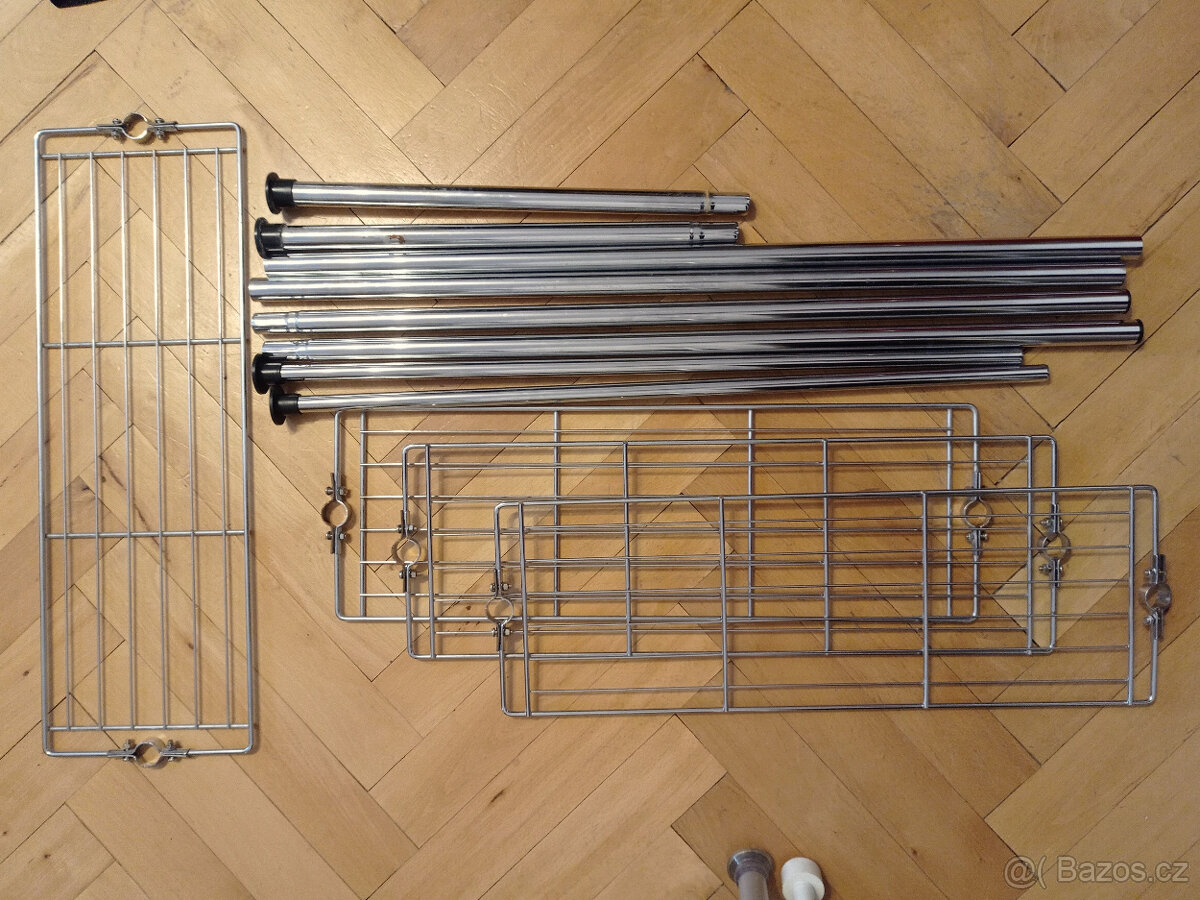 Teleskopický policový regál do koupelny