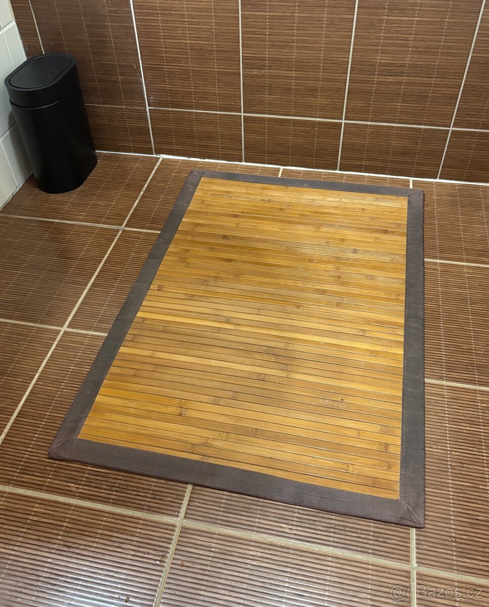 Koupelnová předložka z bambusu