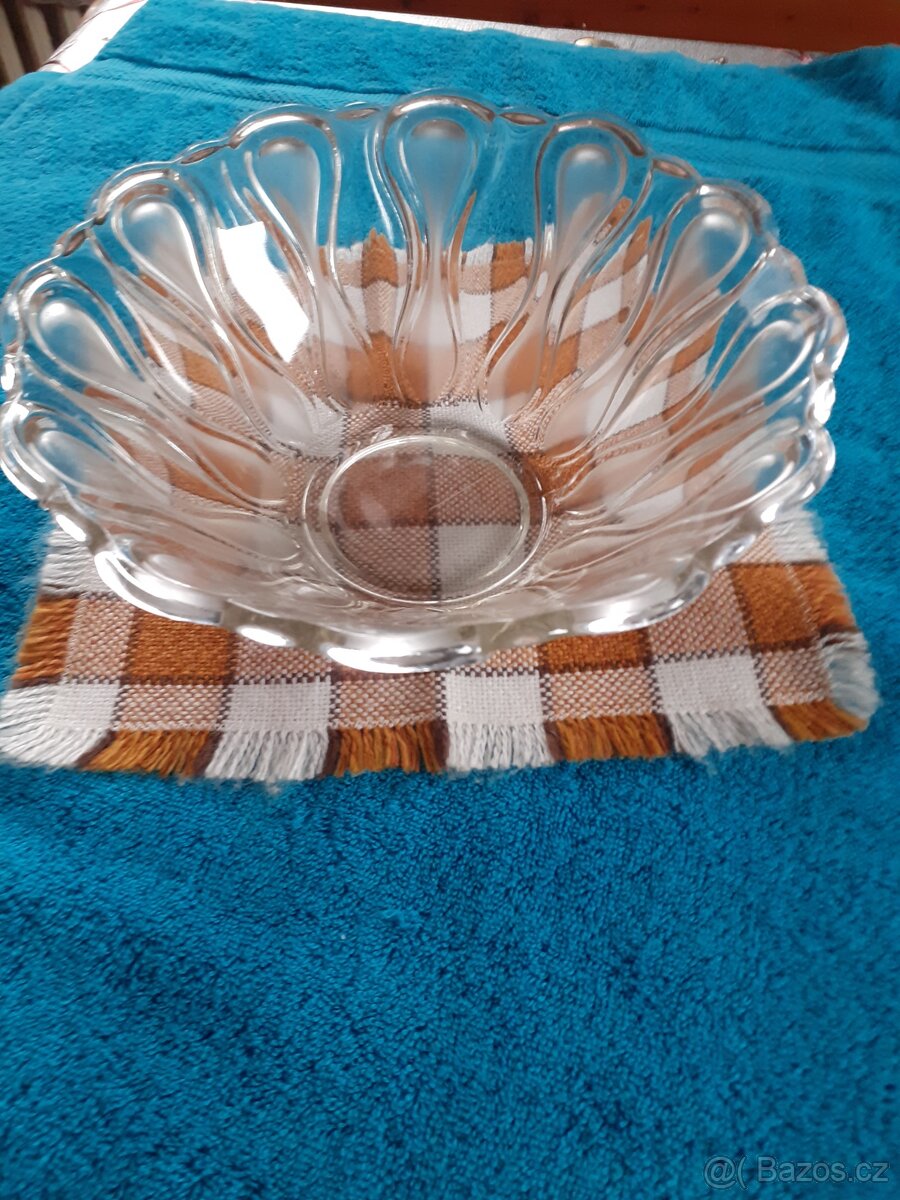 Starožitné mísy,broušené misky