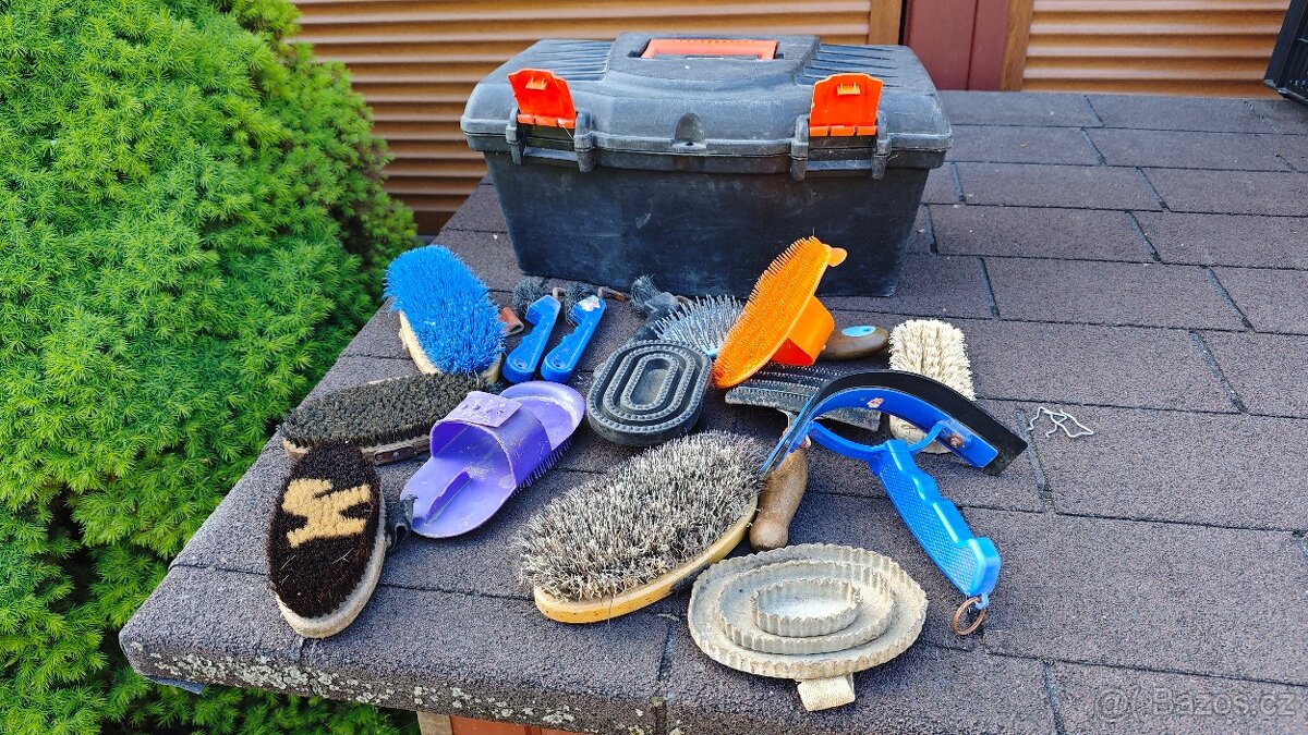 Prodám čištění na koně s kufrem