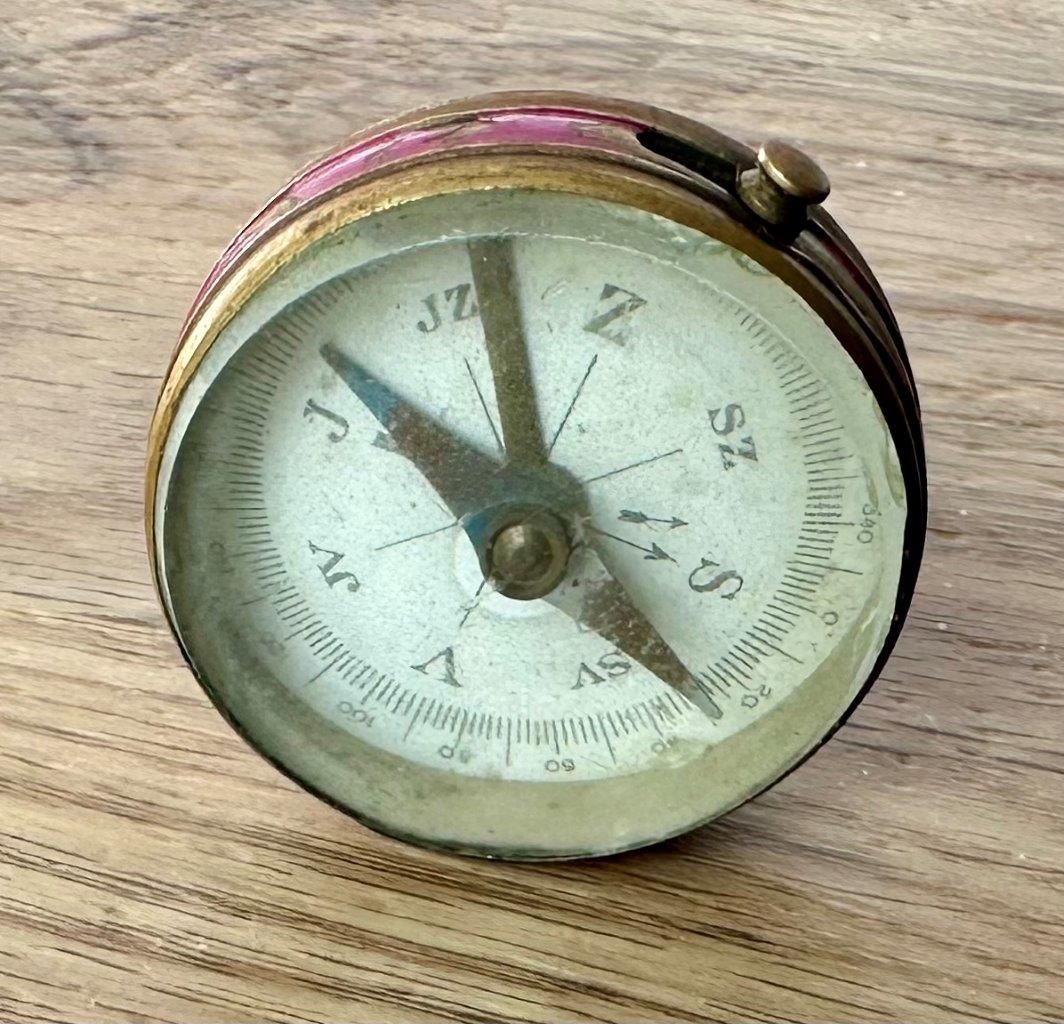 Starožitný malý kompas fialový
