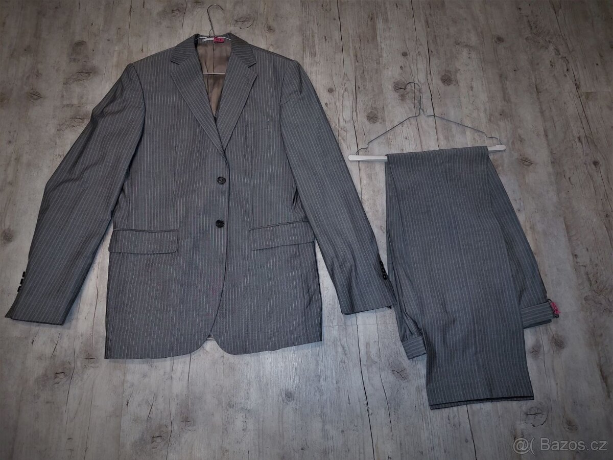 Pánský oblek, vel L