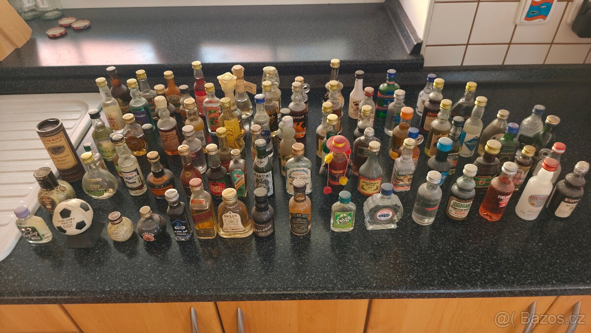 Mini lahvičky s alkoholem - 84 kusů