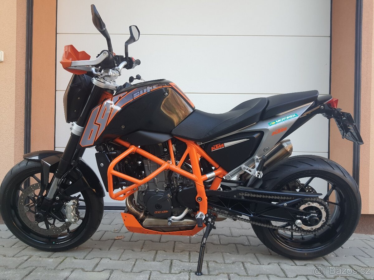 KTM 690 Duke - SUPER STAV + VÝBAVA 88.000,- Kč