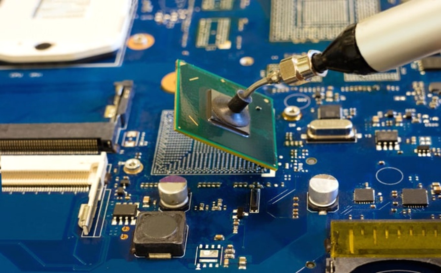 Opravy telefonů a počítačů, opravy notebooků