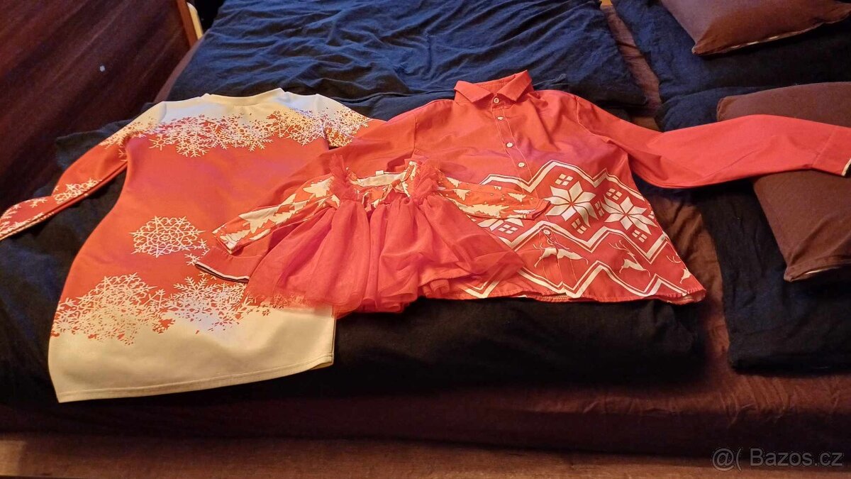 Oblečení s vánočním motivem