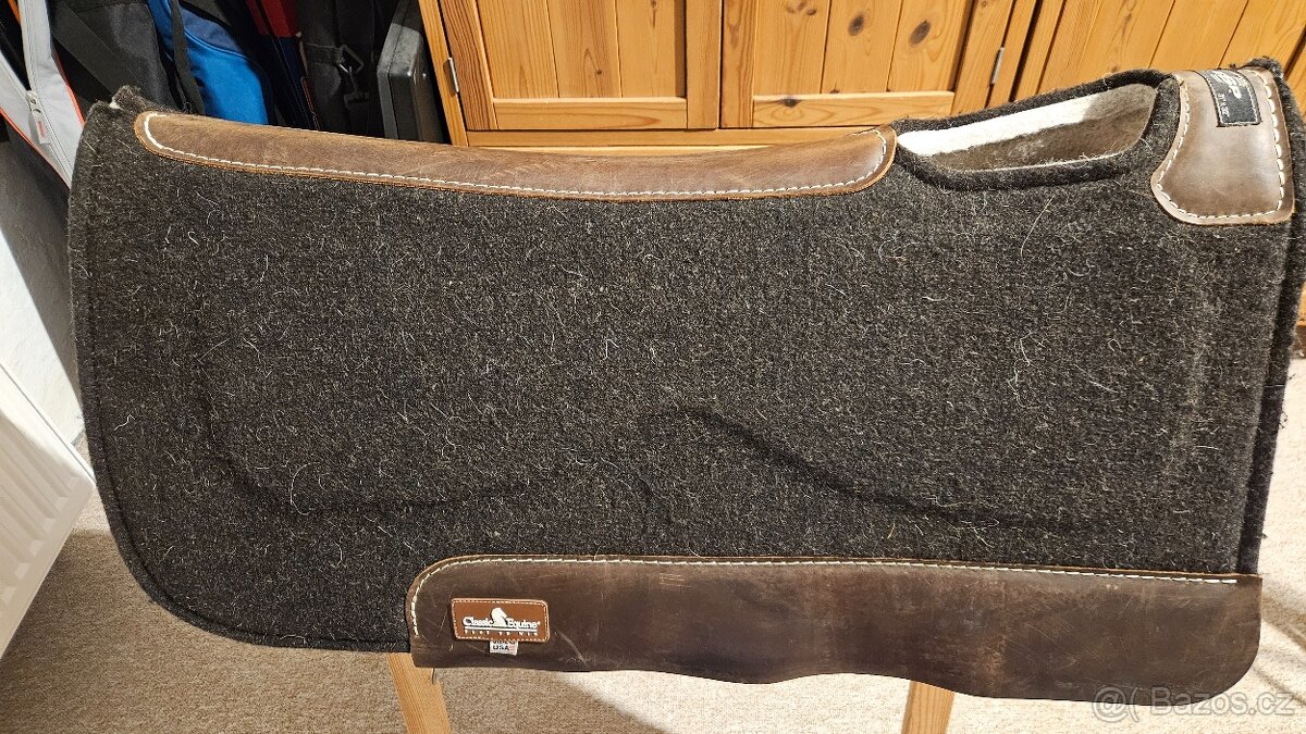 Westernová podsedlová deka