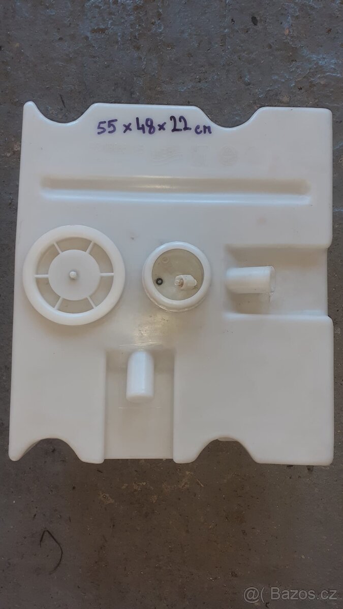 Nádrže na čistou do karavanu