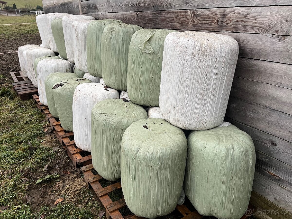 Senáž malé balíky