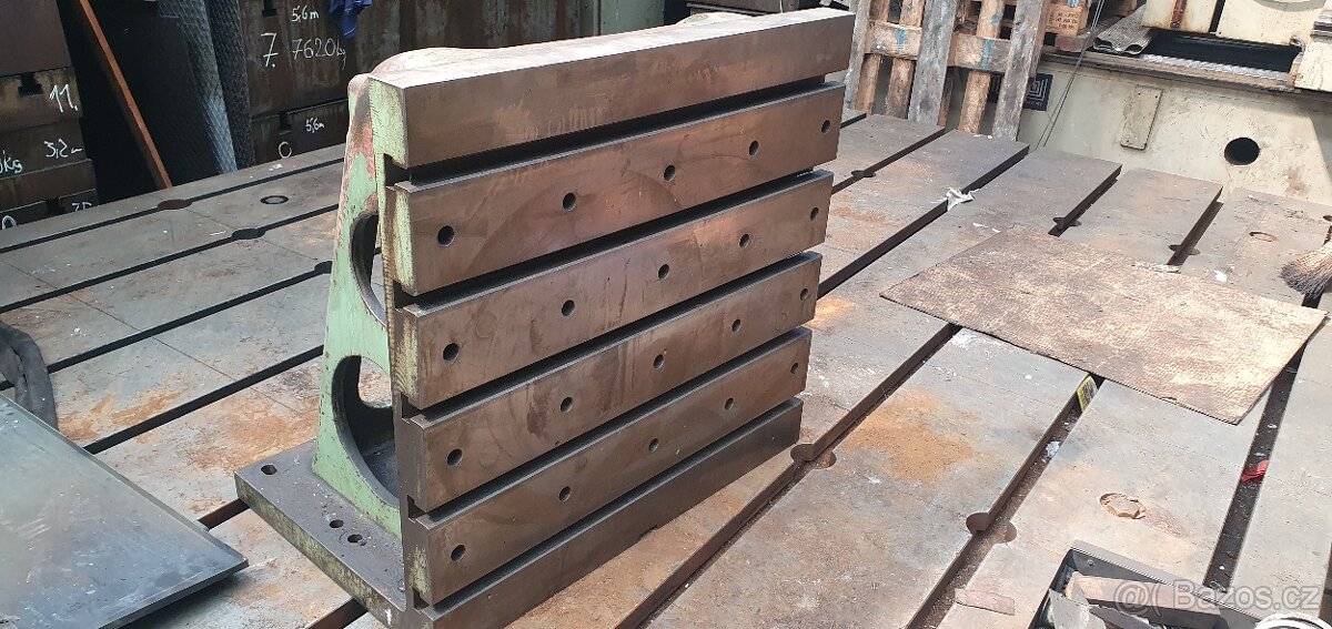 Litinovy uhelnik 800x850 + zvysovaci kostka 400x850