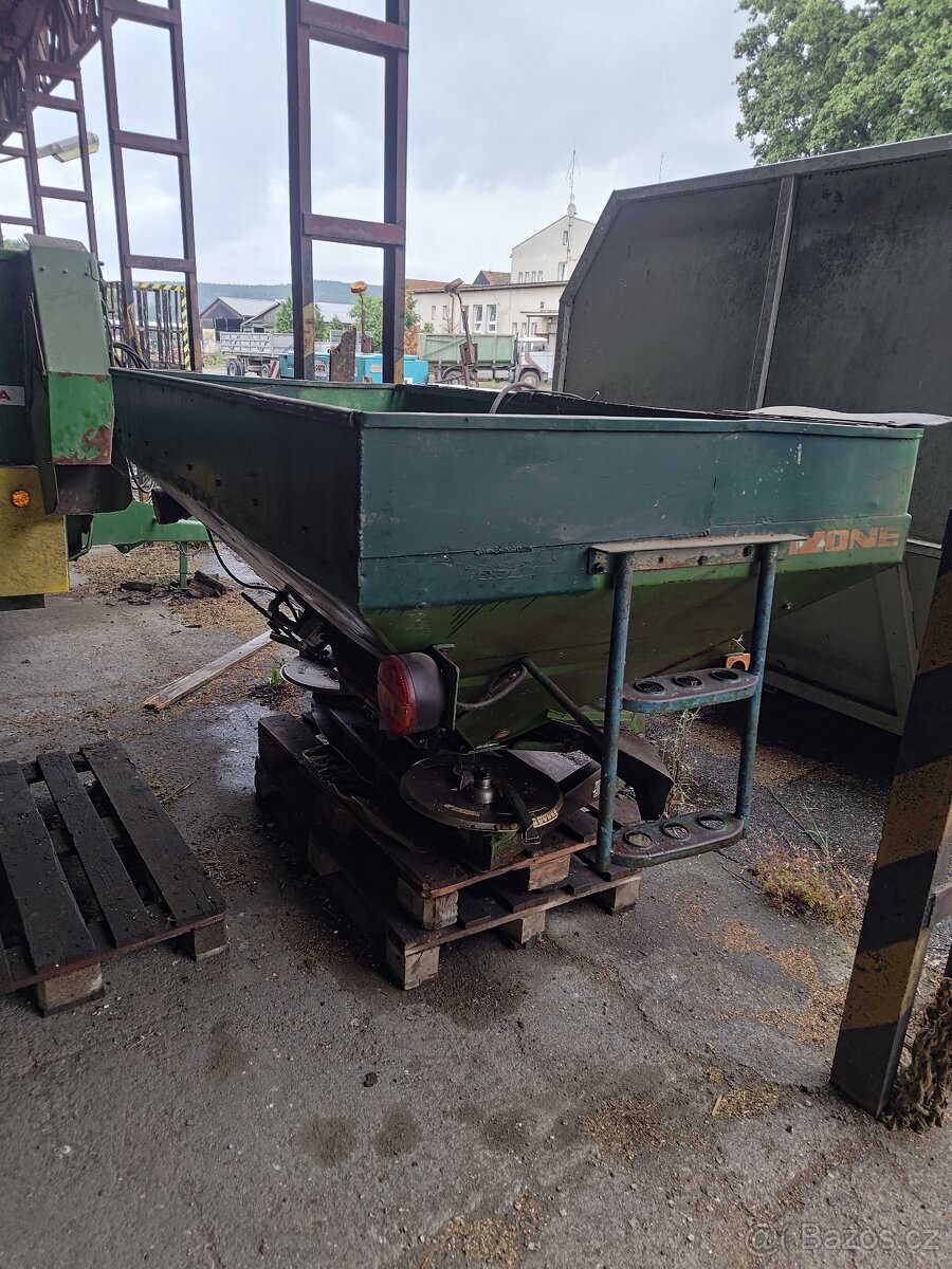 Rozmetadlo hnojiv Amazone ZAM