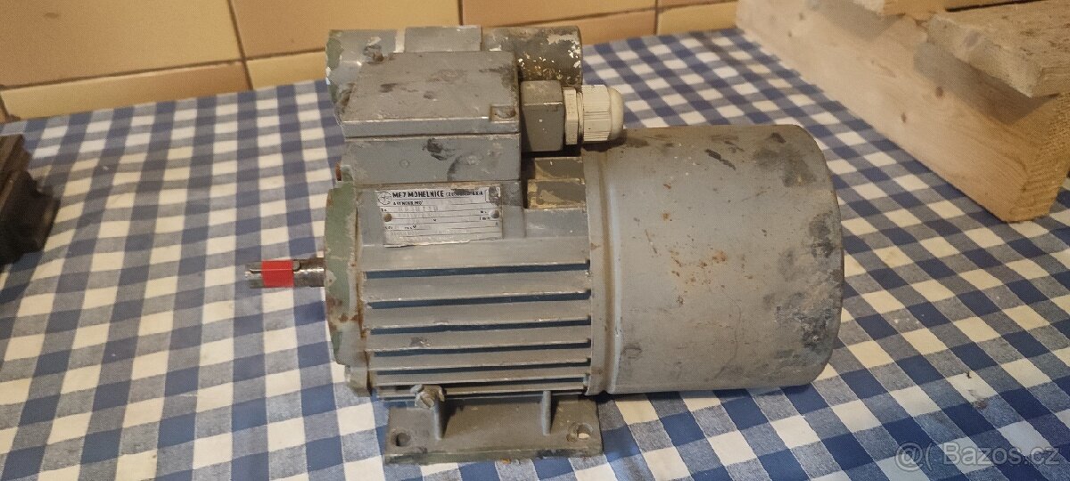 Elektromotor 250 W 2800 ot./min. 220 V.