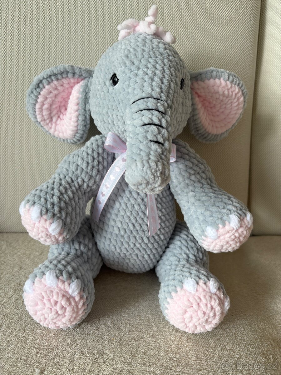 Háčkovaný SLONÍK