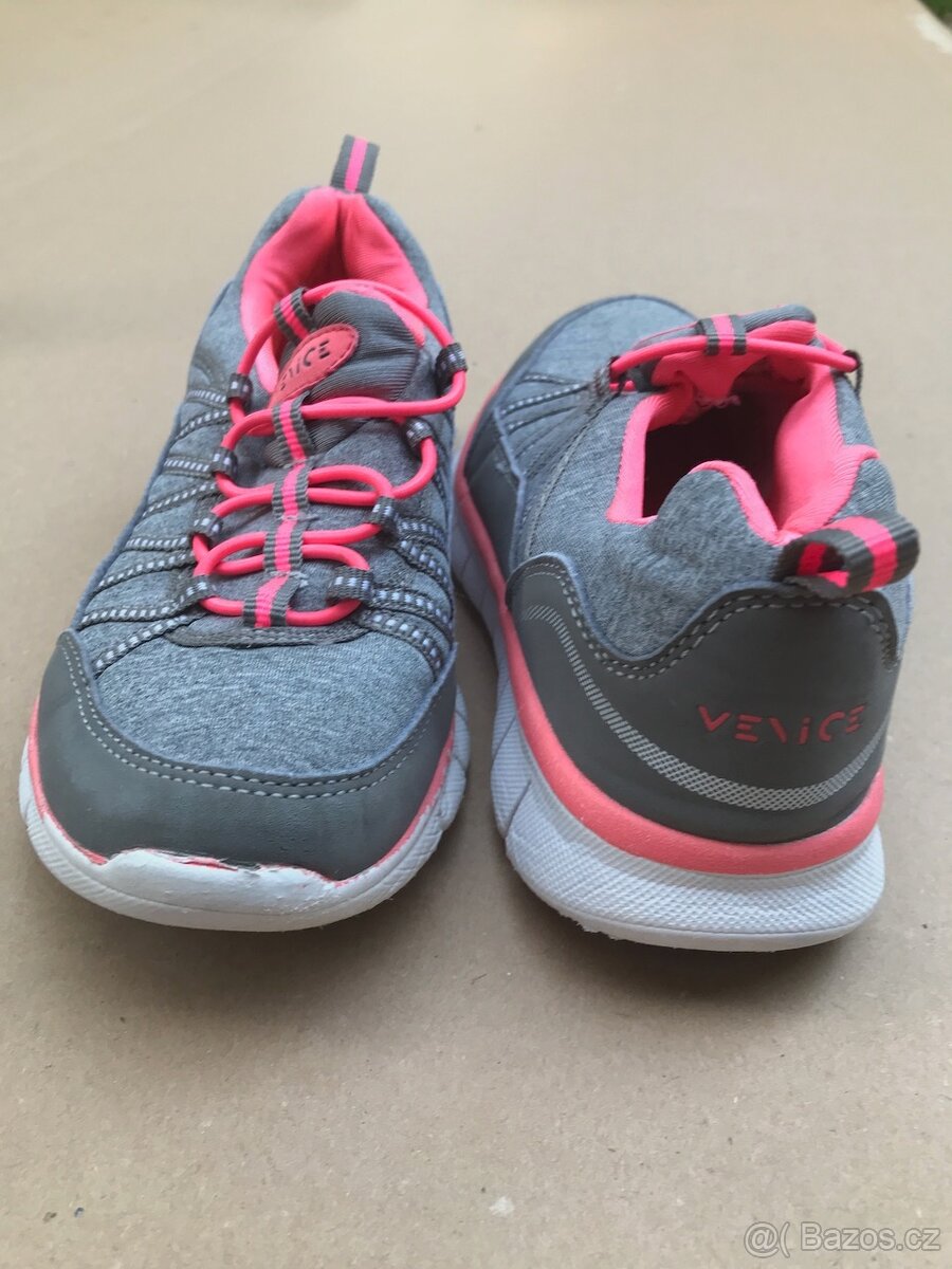 Dívčí sportovní boty Venice 33