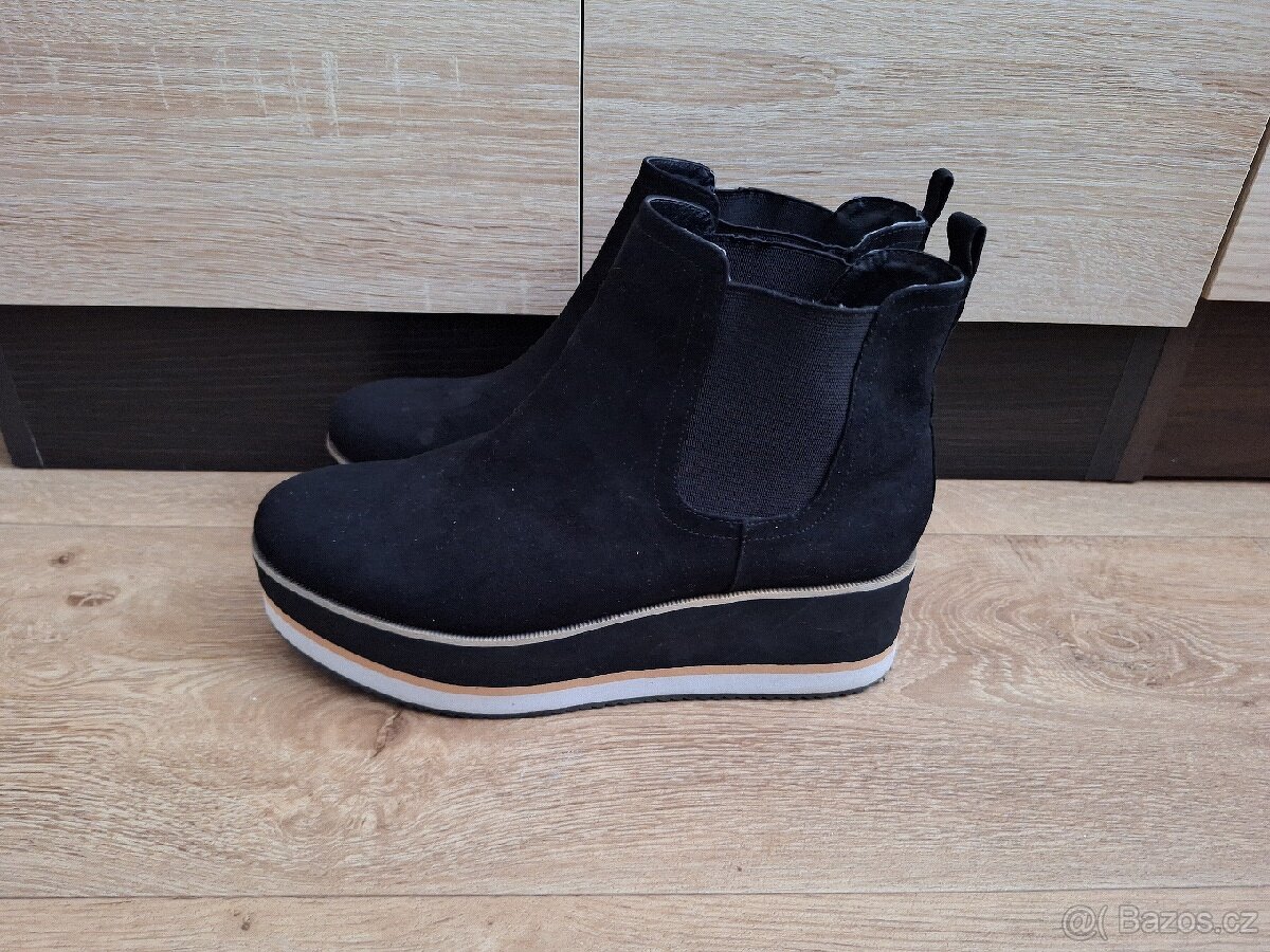 Boty damske vel.39 Baťa