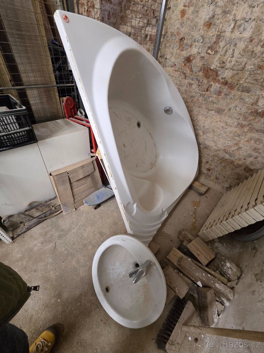 prodam vanu rohovou 150 x 150