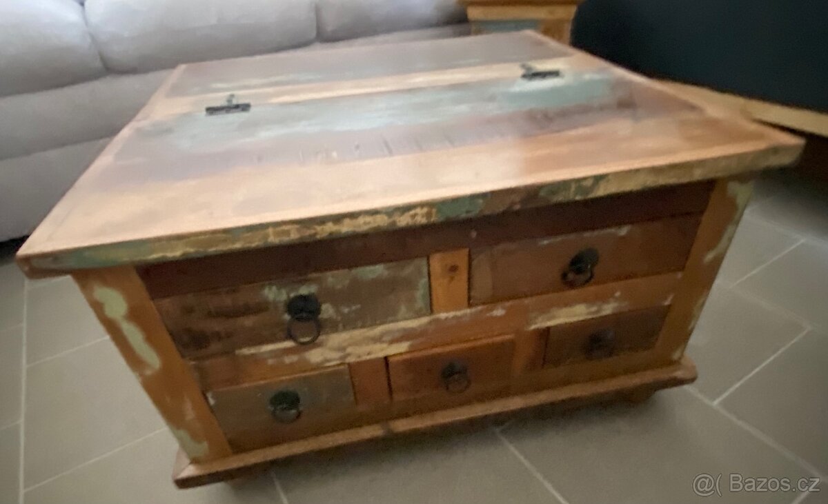 Vintage dřevěný odkládací stolek WILD