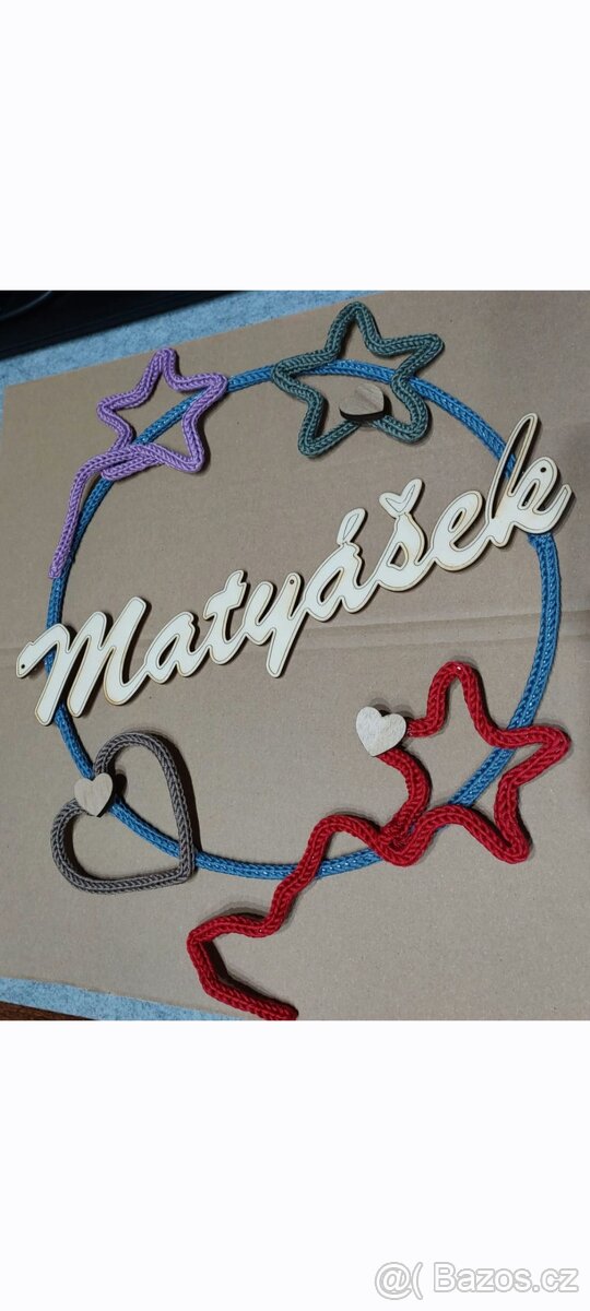 Dekorace kruh se jménem