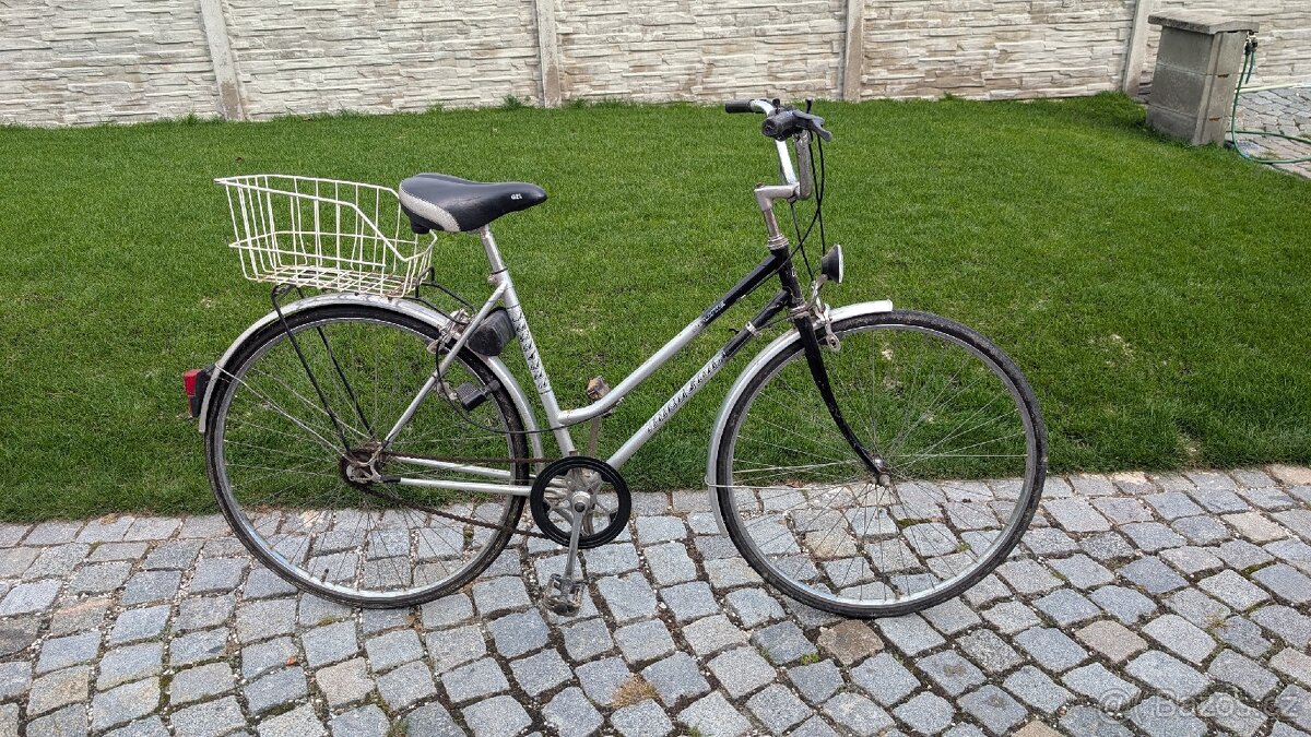 Jizdni kolo s prehazovackou, svetlem a kosikem