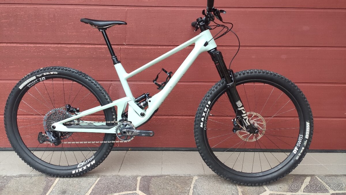 Karbonový Scor 4060 L